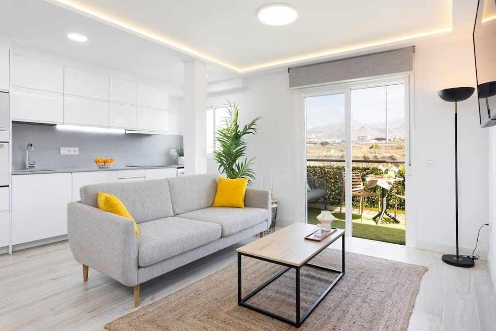 Sunnyland Apartment Arona Cho Exterior foto